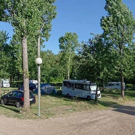 Camping Mobil 3 Pour 6 Personnes Avec Salon De Jardin - Api-1-52-957